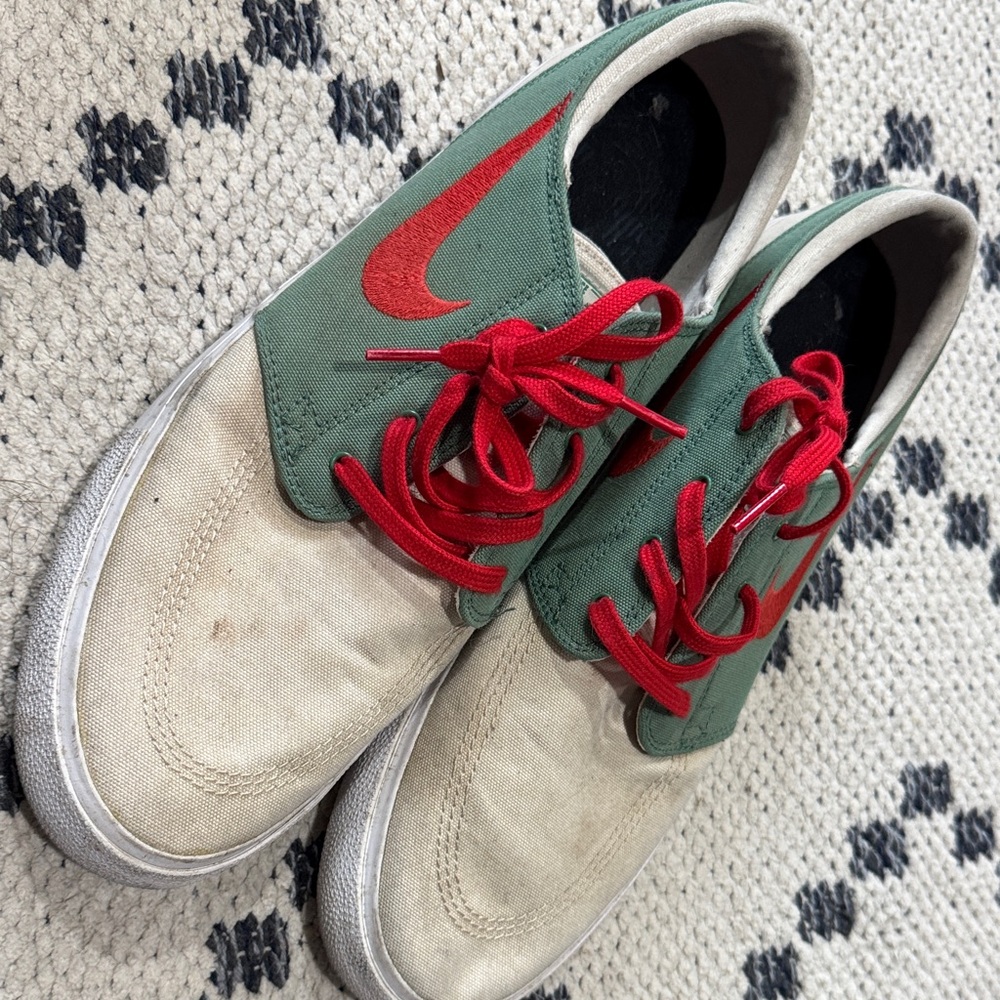 Nike Stefan Janoski Sneakers with Red Details